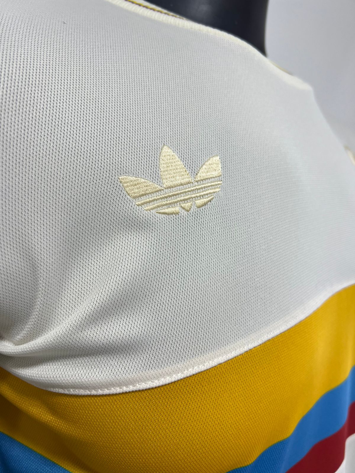CAMISETA  COLOMBIA CON CAJA REGALO